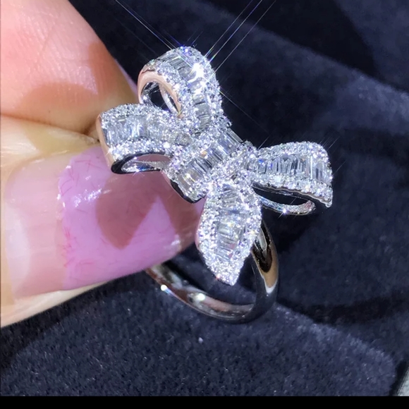 Blingin CZ's Bow Ring 925 - Picture 2 of 9